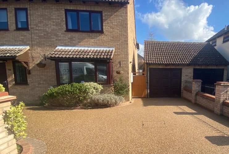 How to Choose the Best Resin Driveway Contractor